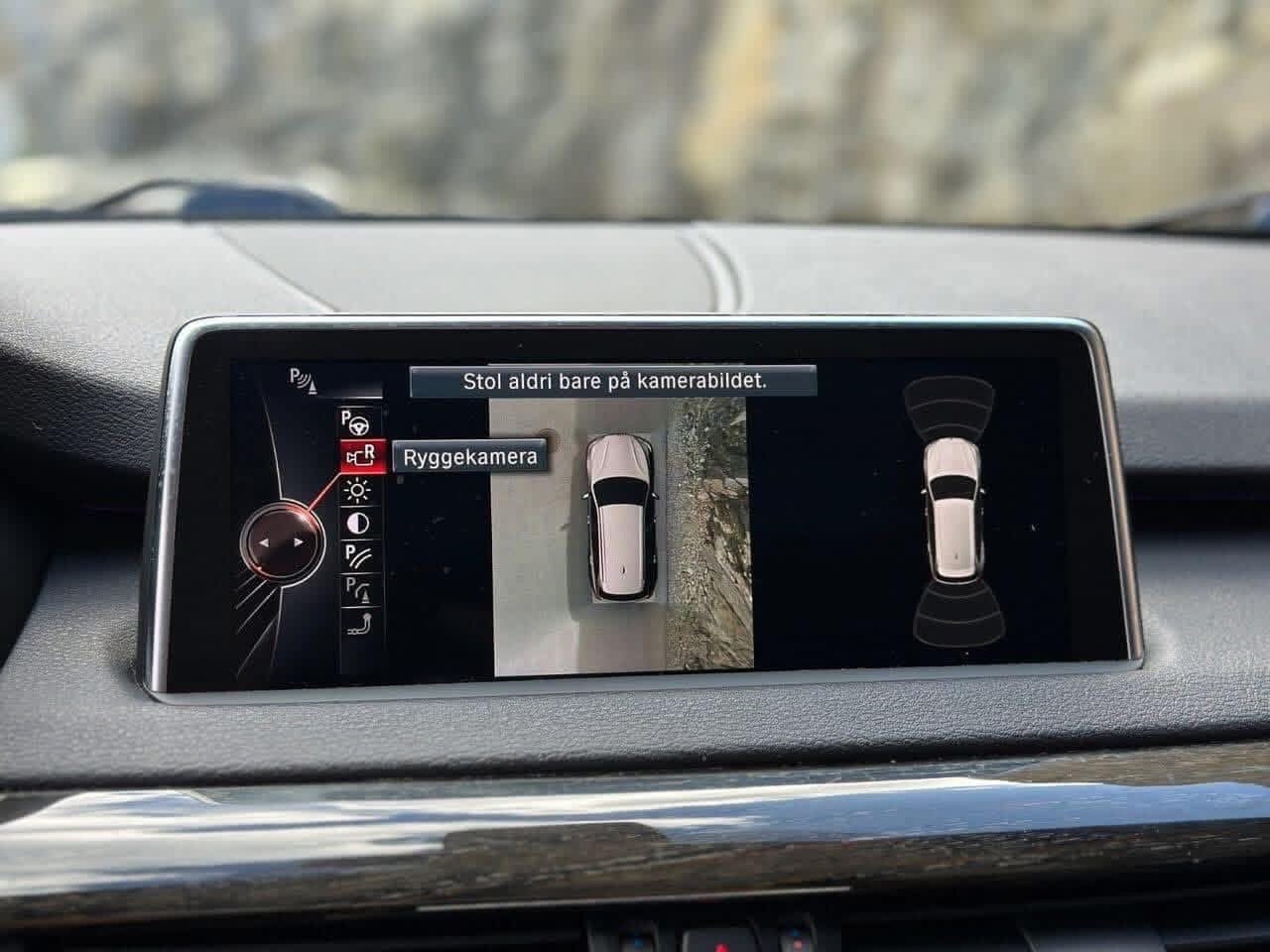 BMW X5 M50d - photo 19